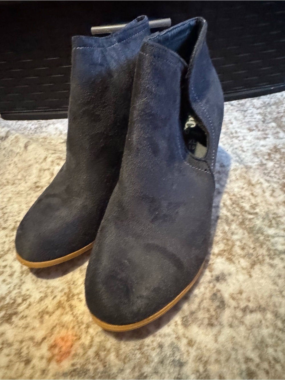 Women’s Suede Ankle Booties in Dark Grey – Stylish Everyday Comfort